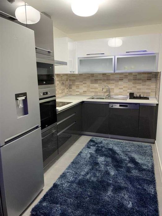 Дава се под наем Двустаен апартамент в Бургас, Изгрев - 57 кв.м за 255 € - Снимка #2