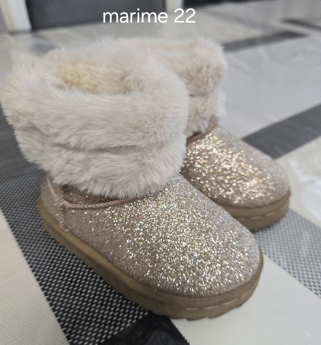 Ghete si papuci de casa marime 22