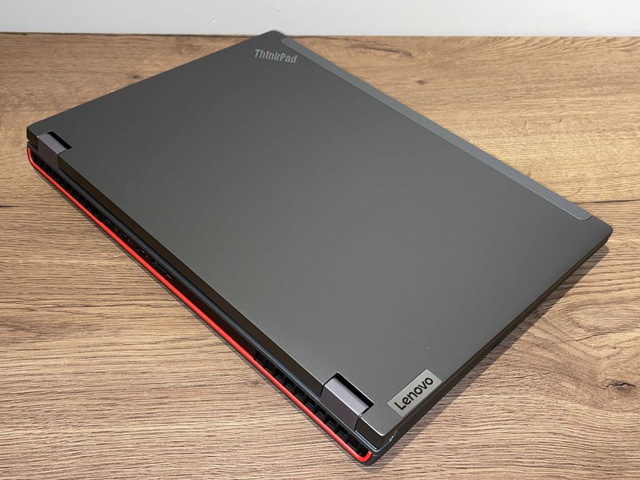 Lenovo P16 Gen2 OLED i9-13950HX 128GB Nvidia RTX 5000 16GB 4TB 13.500$