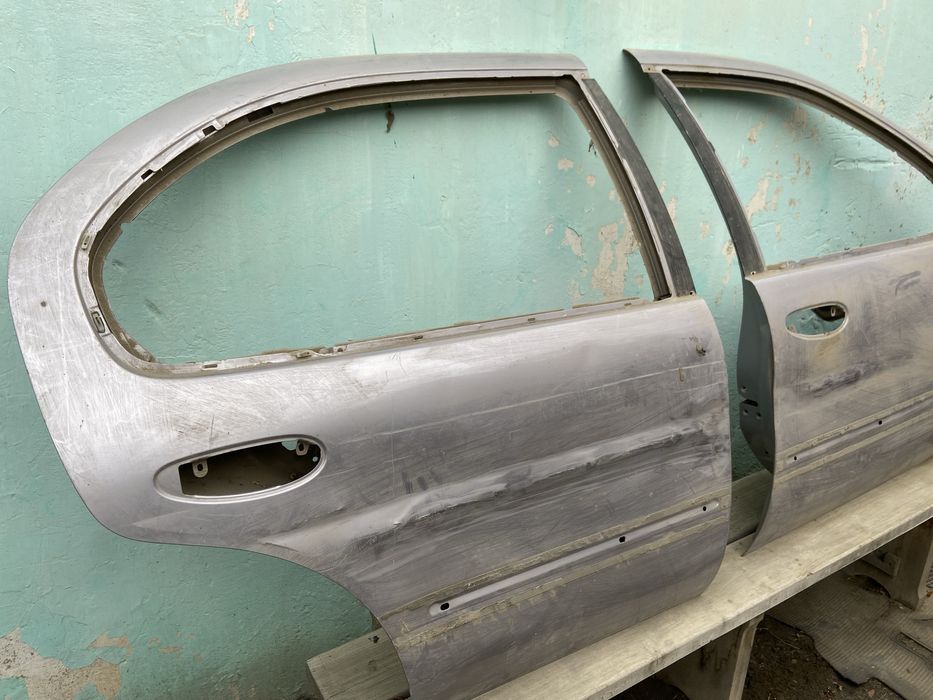 Двери Nissan Maxima 1996 правая сторона