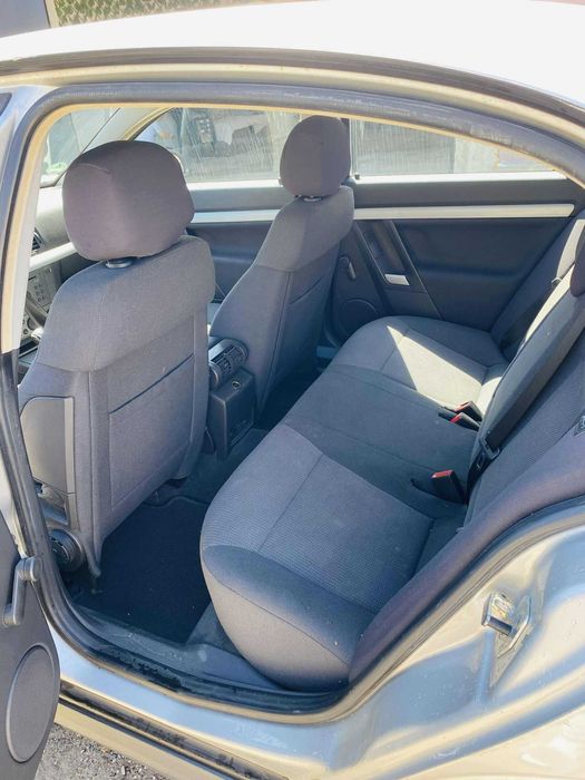 Продавам opel vektra c 2005