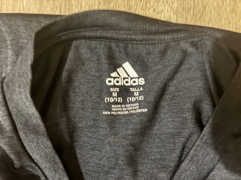 ADIDAS блуза  с дълги ръкави  размер М 10-12 годишни мек и тънак плат