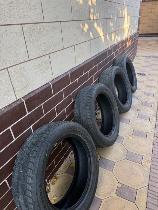 Зимние Шины 235/55R19