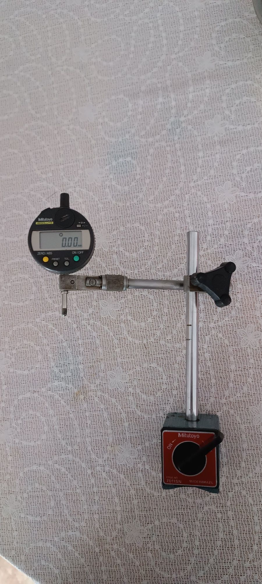 Comparator digital Mitutoyo cu suport magnetic