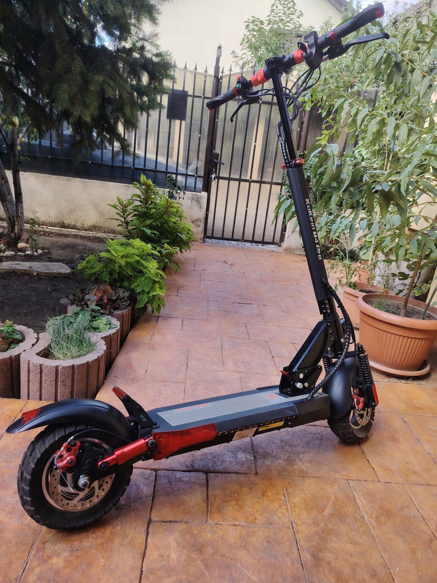 Trotinetă electrică KuKirin M4 Pro, încă in garanție cu șa