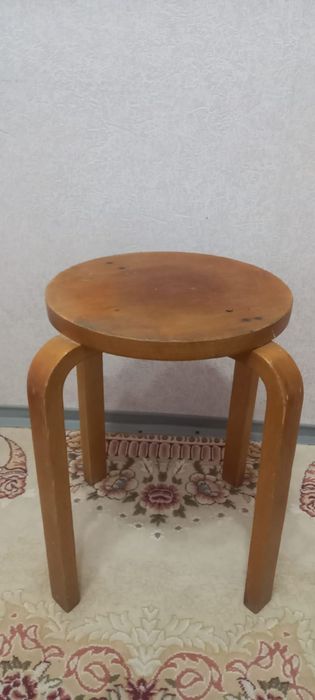 Продаю 4 разных стула в отличном состоянии