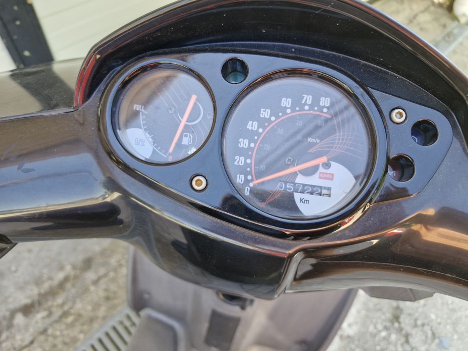Scuter Aprilia SR Motard 49 cmc
