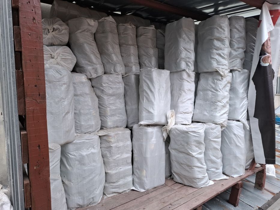 Буркани омния 4000 бройки в чували по 50 бройки