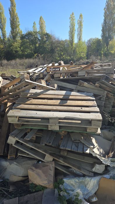 Продавам счупени евро палета и скари