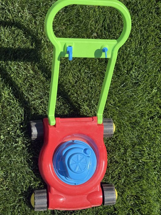 Masini de tuns iarba de jucarie