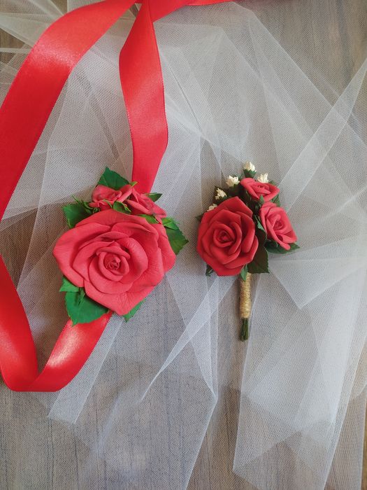 Бутоньерки свидетельнице и свидетелю