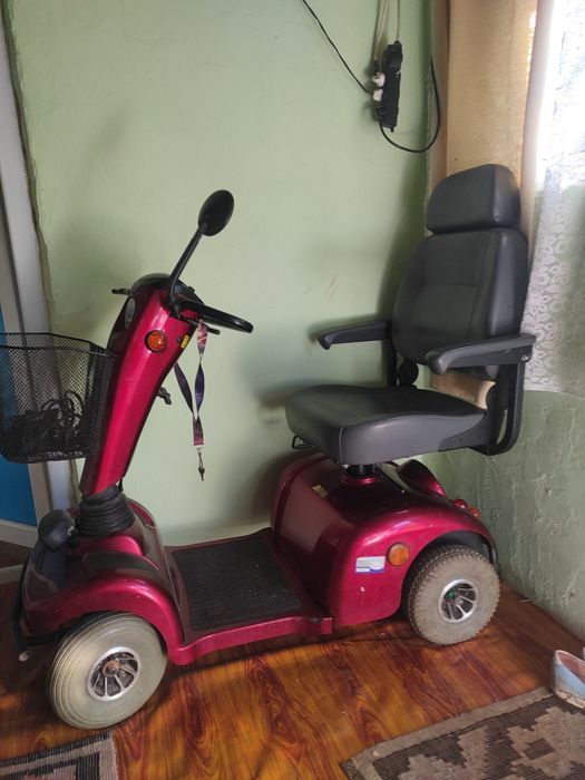 Vând căruț electric