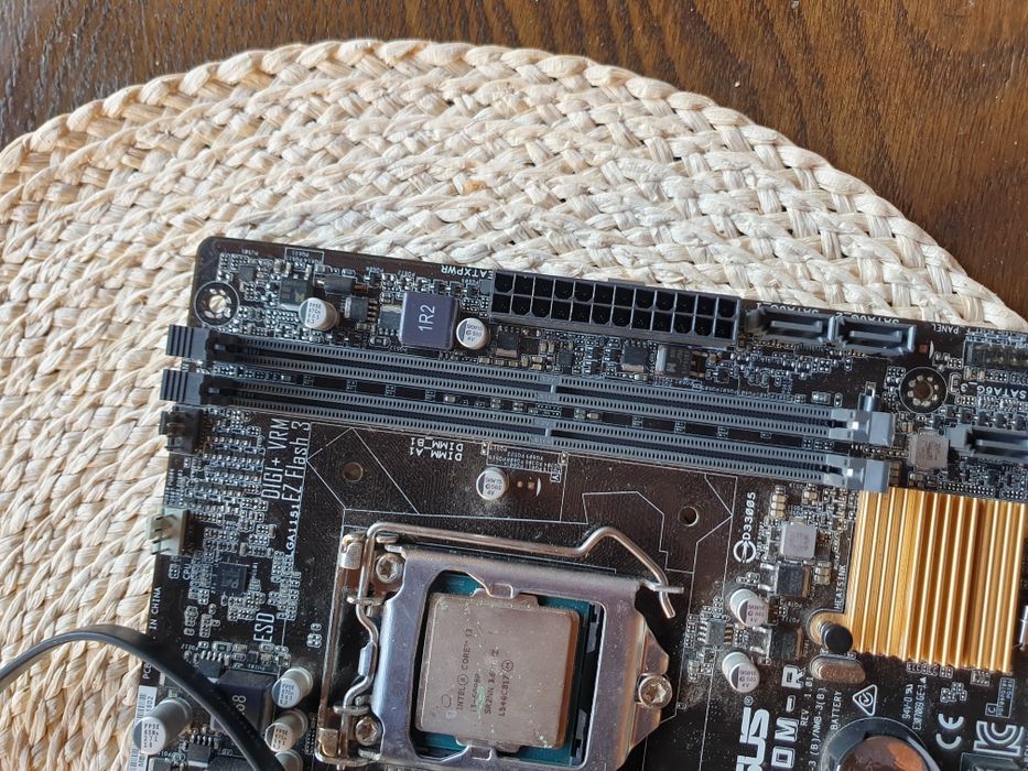 Kit placa pază Asus plus Procesor