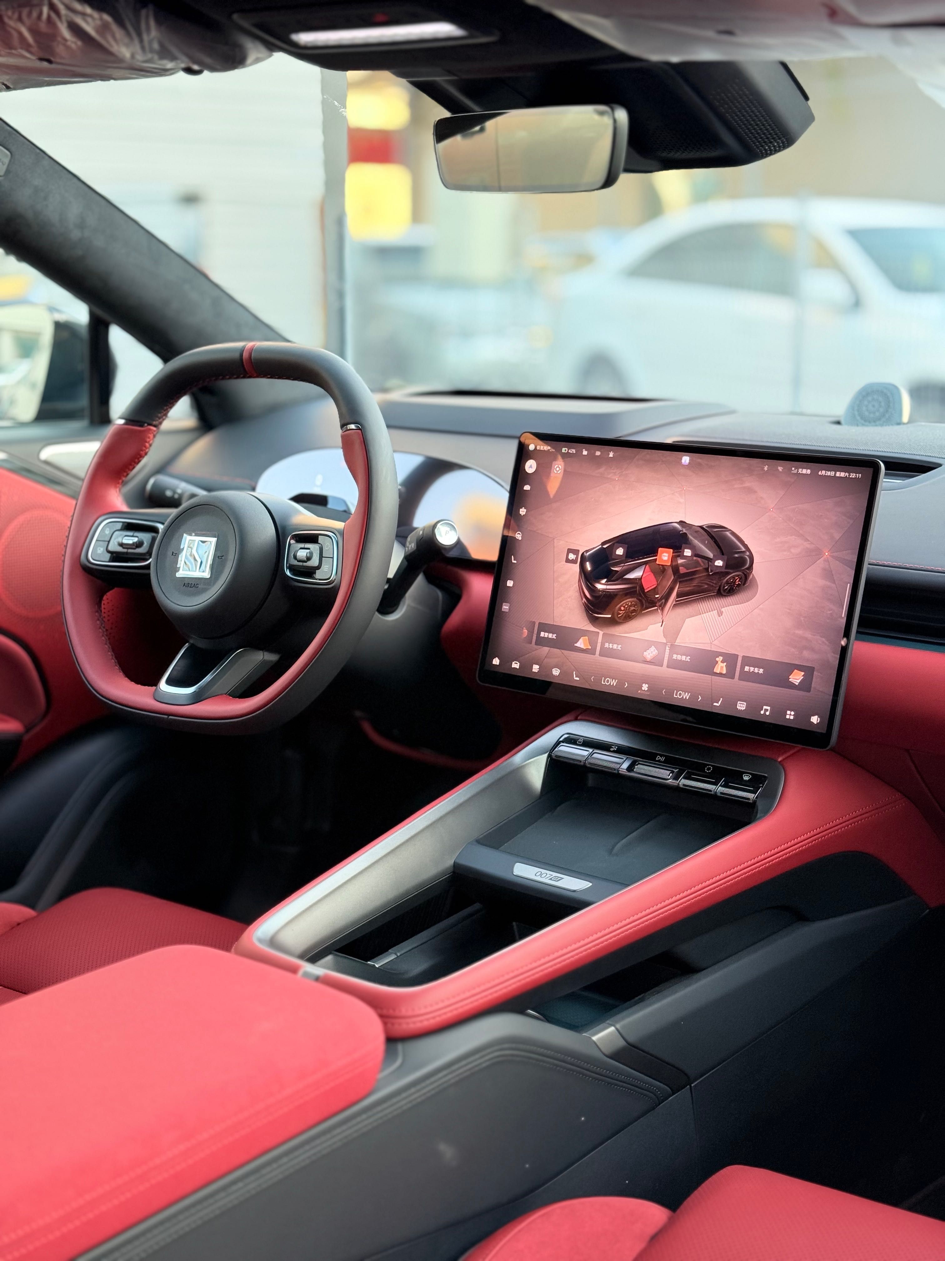Zeekr 007 GT full  646 Л.С 2.9с до 100км/ч