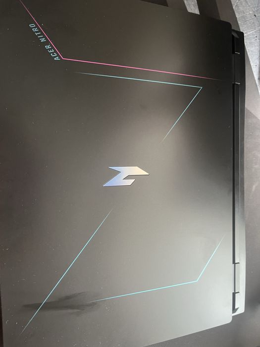 leptop acer nitro AN16-51