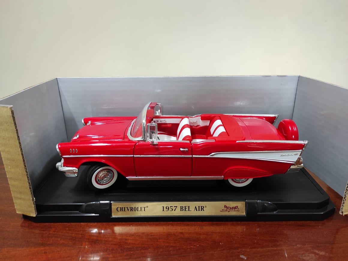 Machetă 1957 Chevy Bel Air, nouă în cutie.