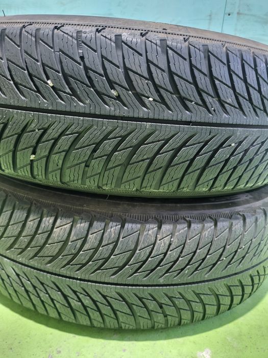 2 бр зимни 215/65/17 Michelin