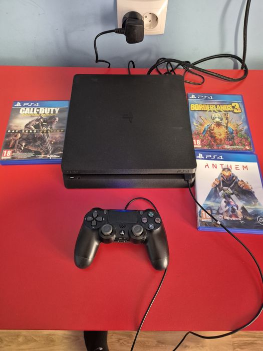 Playstation 4 slim