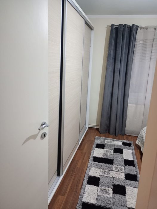 închiriez apartament 2 camere