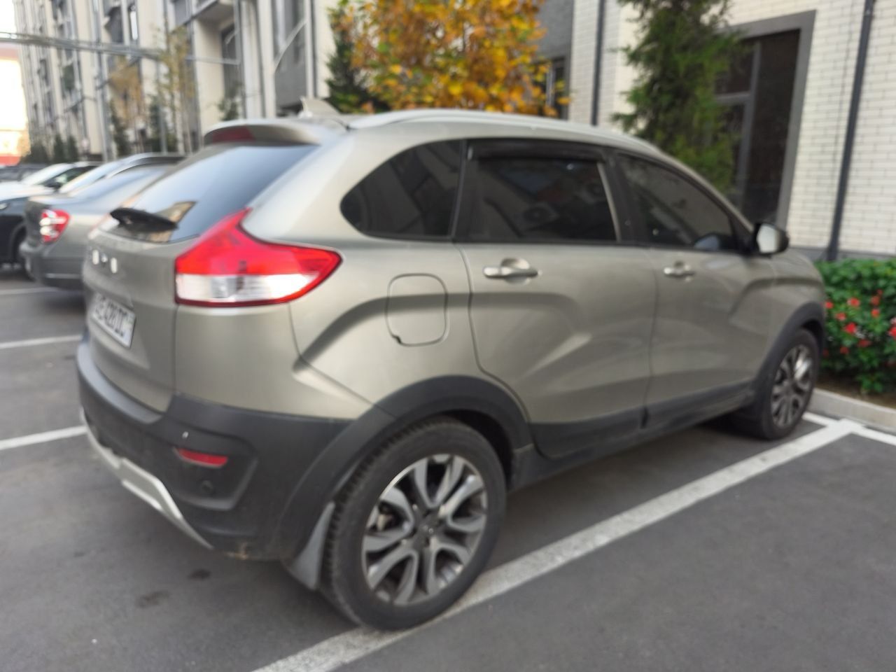 Срочно! Продажа Lada X Ray Cross 10.500 y.e