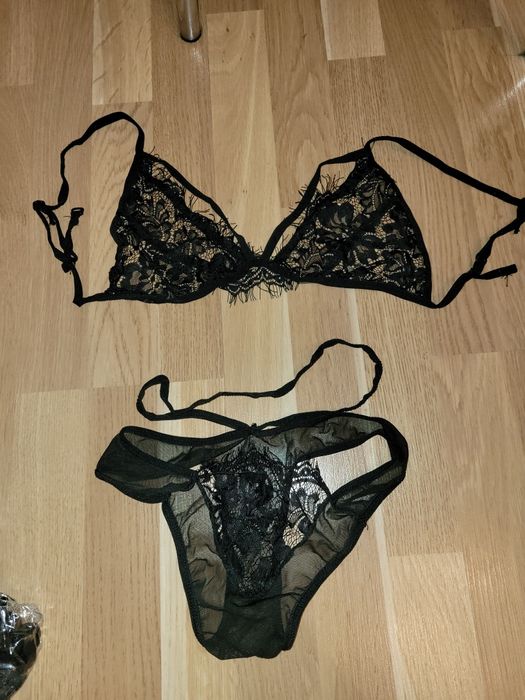 Sutien din dantela negru