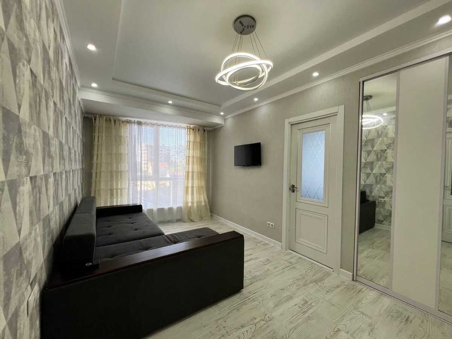 Дава се под наем Двустаен апартамент в София, Левски В - 70 кв.м за 425 € - Снимка #1