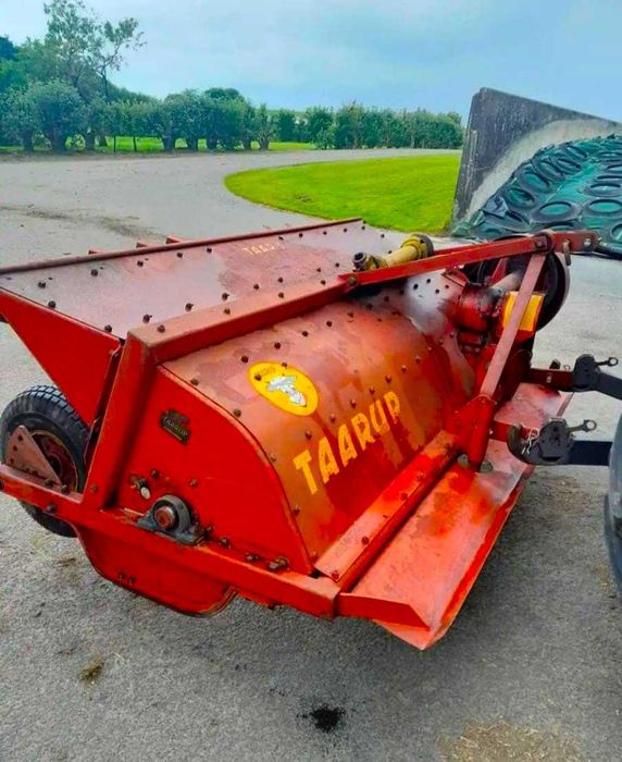 Tocatoare Taarup 2,3 m si 1,5 m resturi vegetale cartofi coceni paie