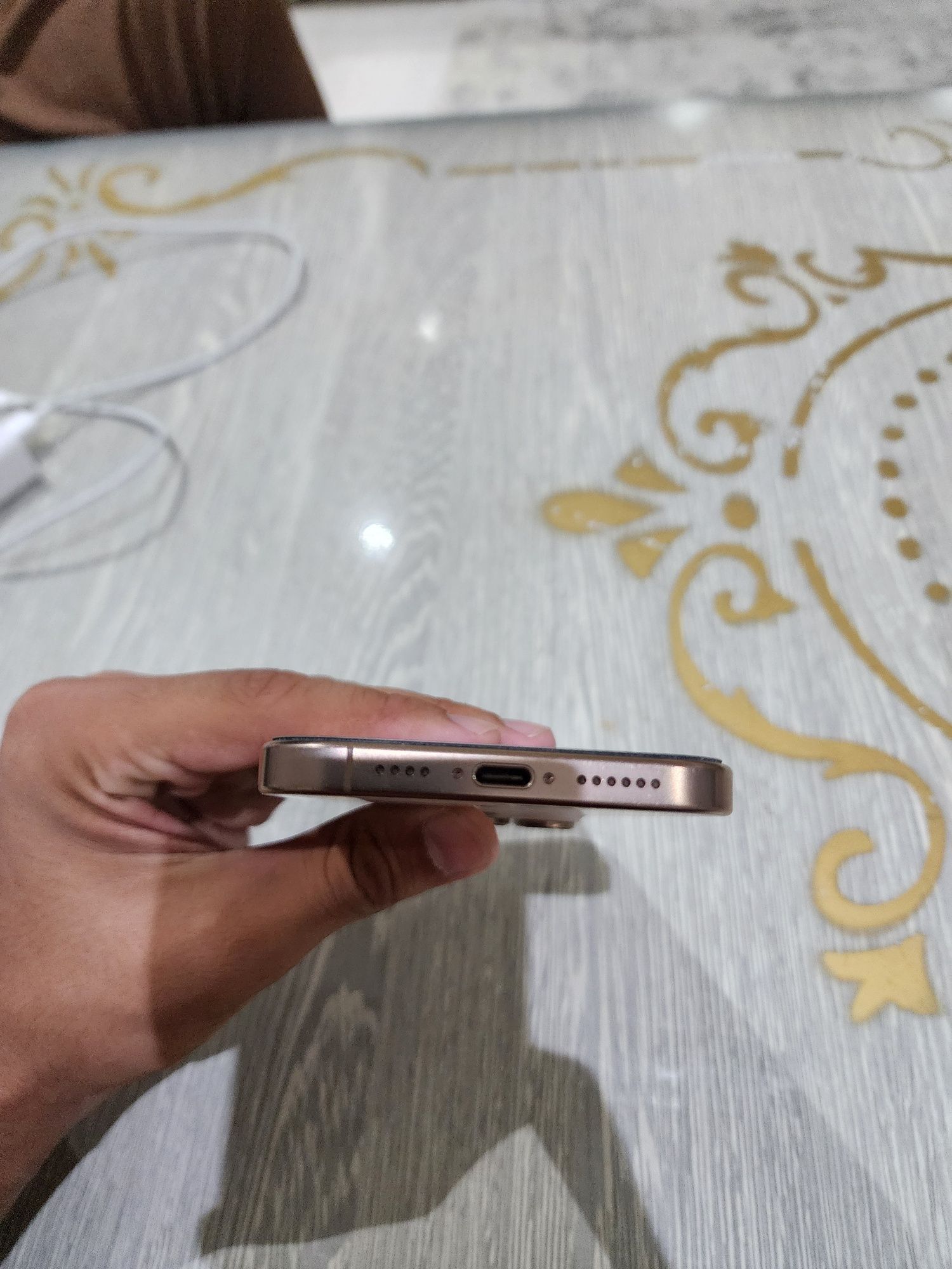 Iphone 16 pro max desert