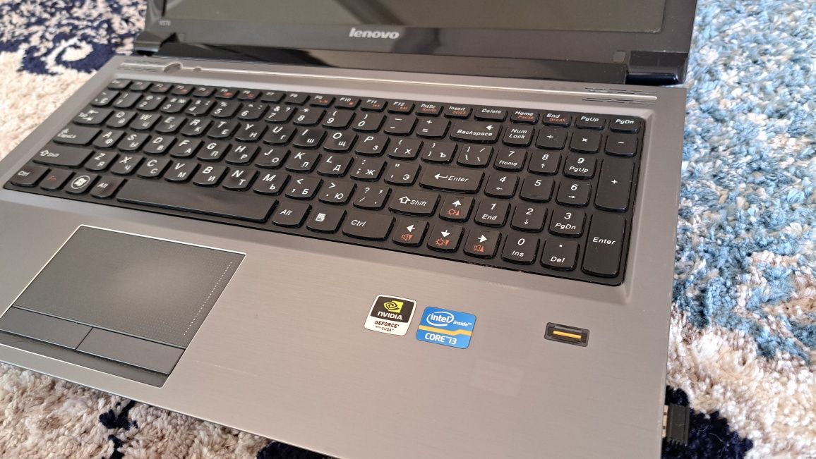 Lenova v570 Intel Corei3