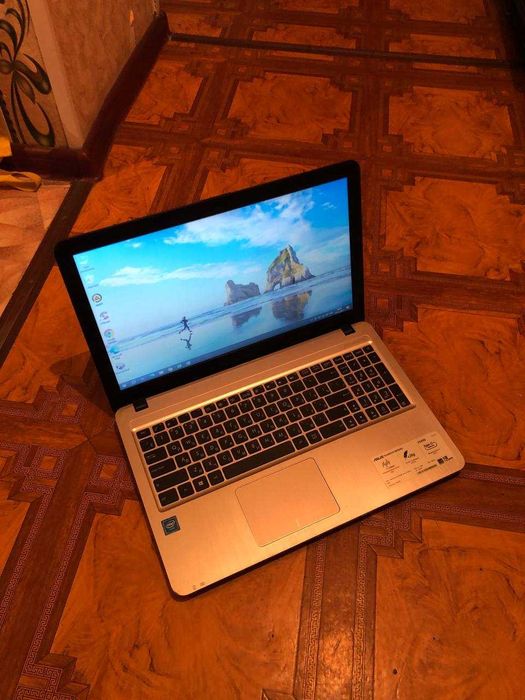 Asus отличный ноутбук продам срочно Астана Звоните