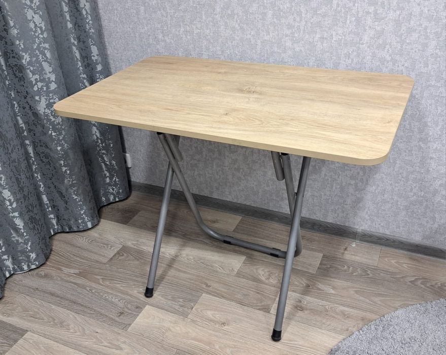 Продаю стол складной.