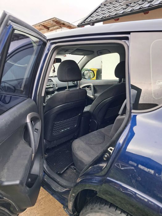 Toyota rav4 4x4 2007 2.2 disel 177 cp 4x4 la buton