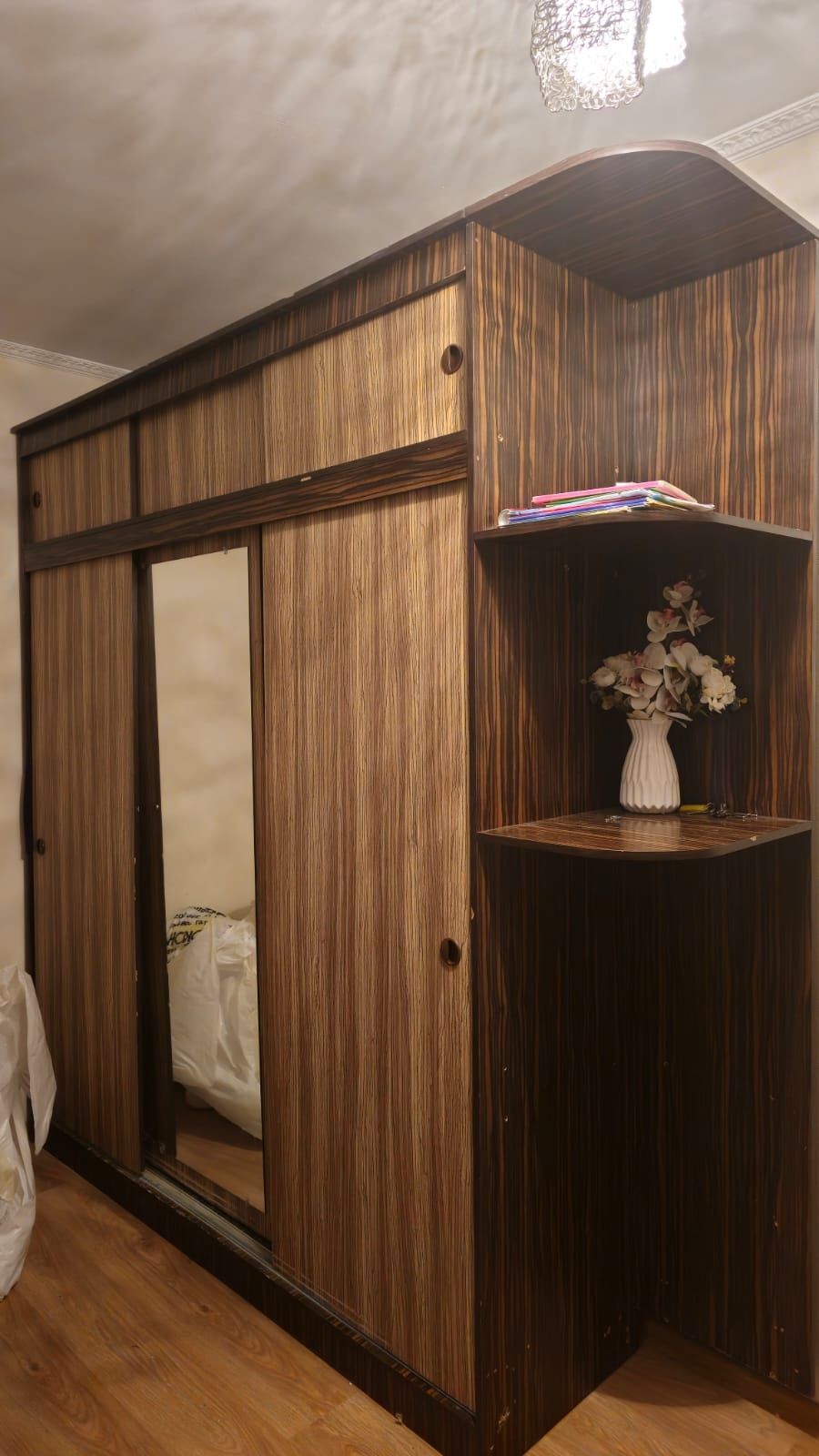 Прихожая шкаф в хорошем состоянии