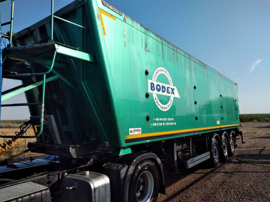 Semiremorca basculabila