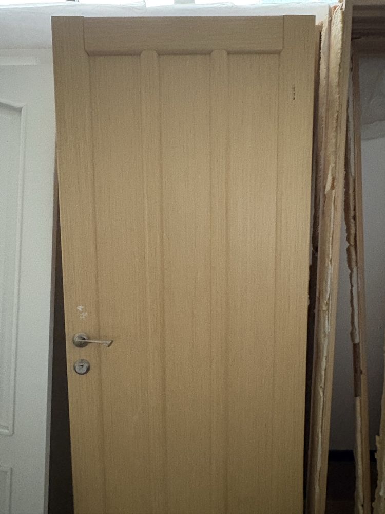 Продается дверей