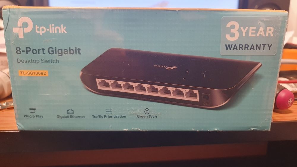 Switch 8 porturi Gigabit TP-LINK SIGILAT