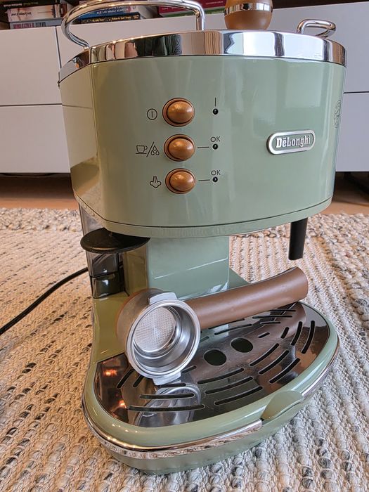 Espressor manual Delonghi model Icona Vintage, 1100W, verde pastel
