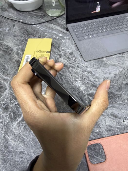 Продаеться iphone 13 pro 256