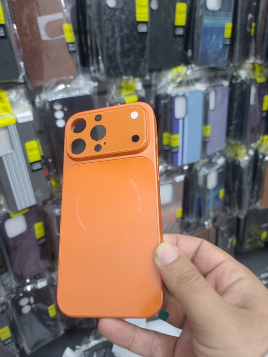 Iphone 17 qiladigan chexollar sotuvda