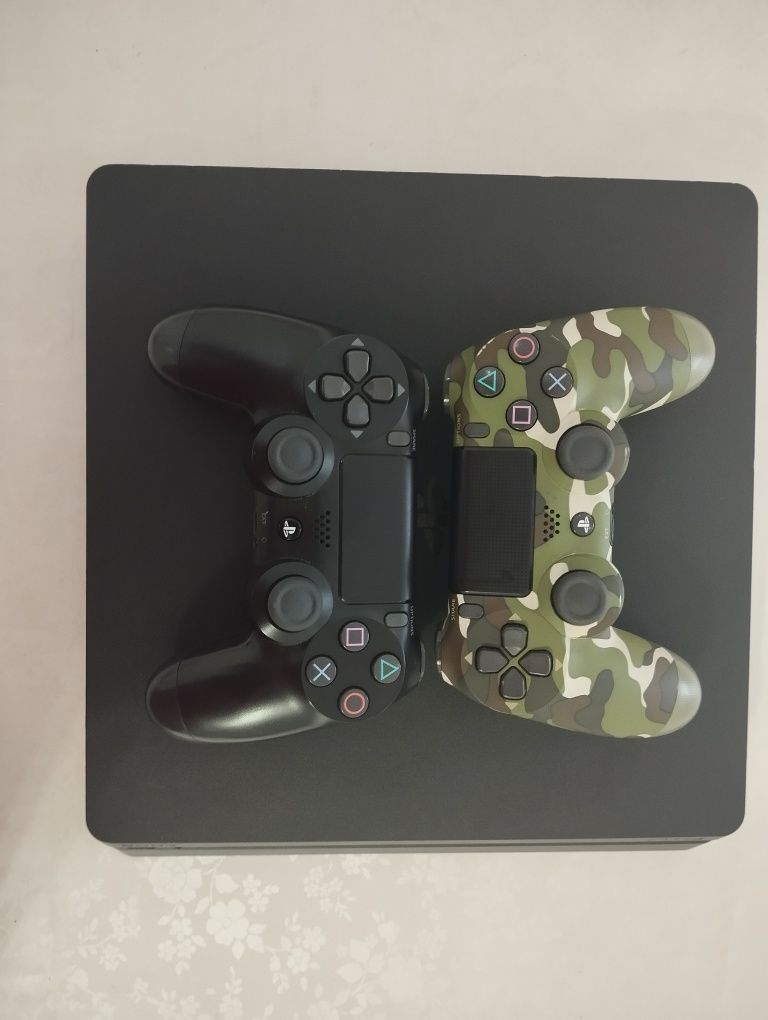 Ps4 1 терабайт + 2 джойстик