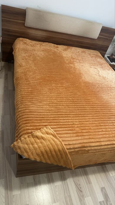 Vand mobila de dormitor