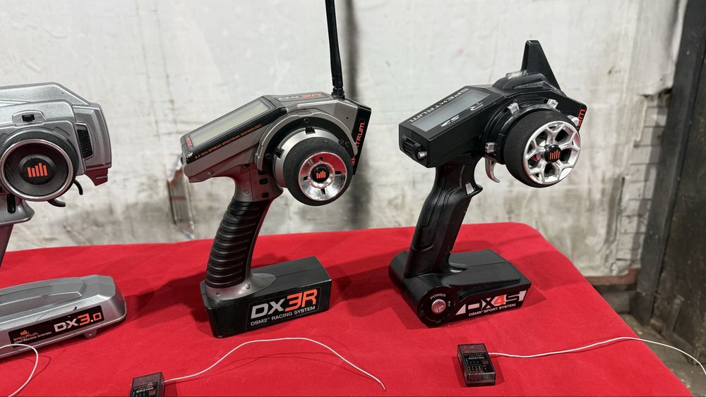 Telecomenzi Spektrum Futaba cu receivere