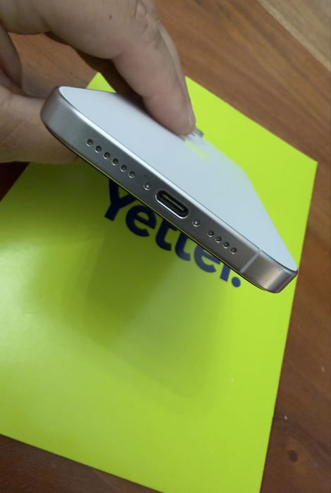 Продавам iPhone 15 Pro Max 512GB