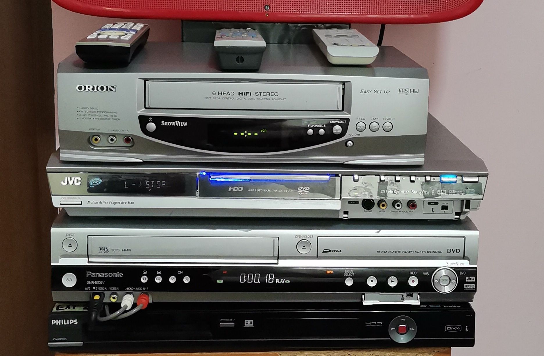 Copiez casete video. Pret 20 Lei o caseta vhs pe un dvd.  Sony,Jvc.