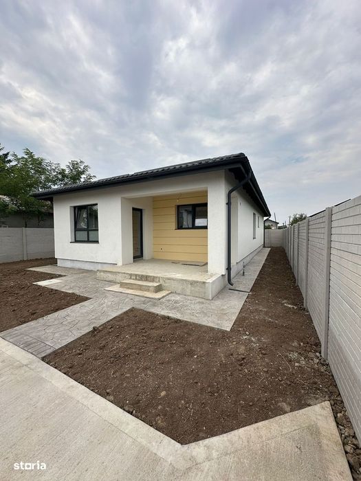 Casă Parter cu 4 Camere pe Teren de 325 mp | Preț 135.000 Euro