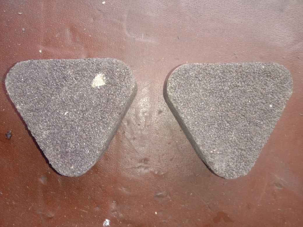 Продаю камни для шлифовки бетона.