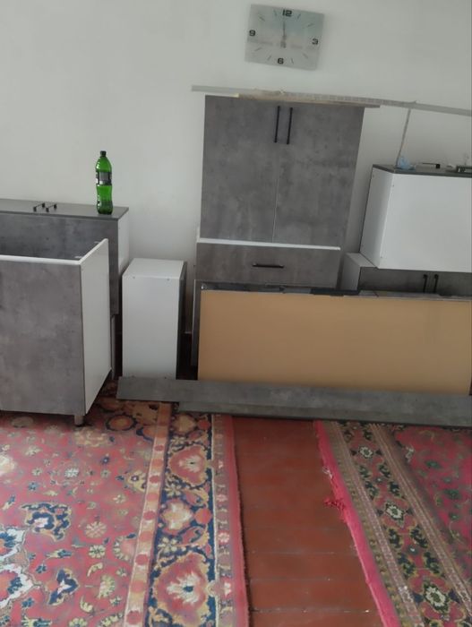 Кухня мебель сотилади