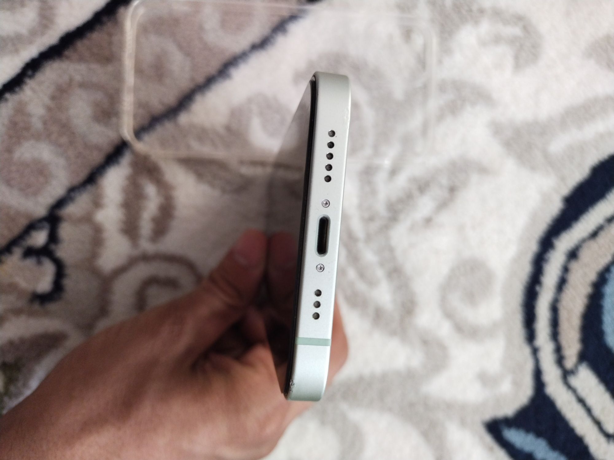 Iphone 12 sotiladi