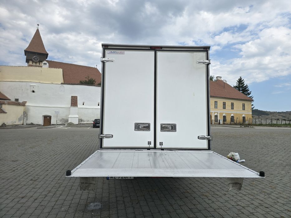 Iveco daily  frigorific  lift 35s18 2023 8 europaleti