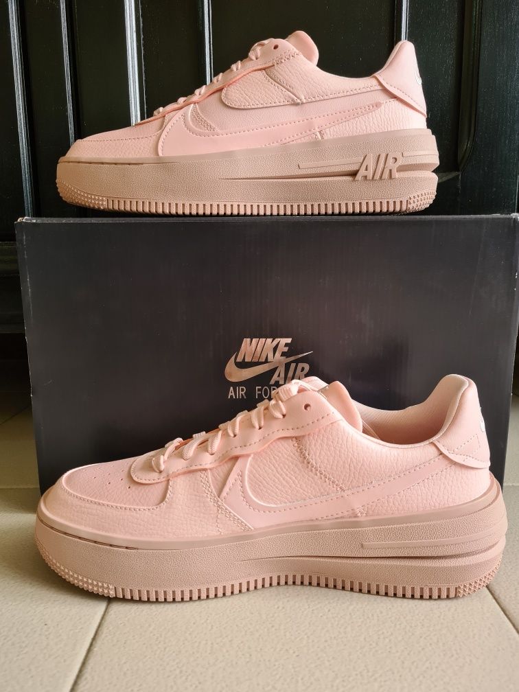 Дамски маратонки NIKE AIR FORCE 1 номер  39